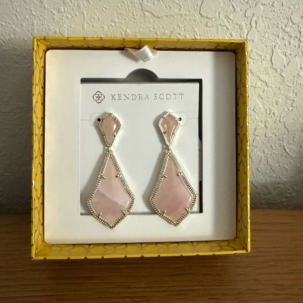 Kendra Scott Alexa earrings pink